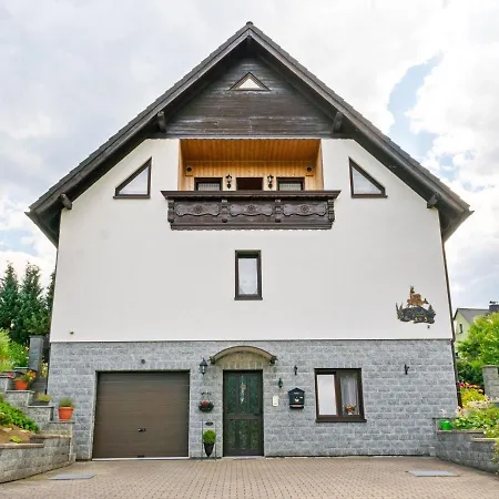 Apartment With Garden View In The Erzgebirge