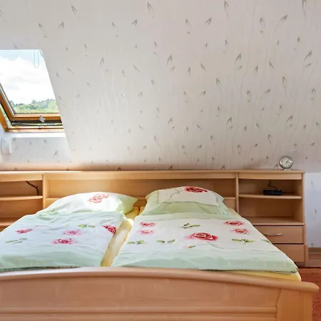 Apartment With Garden View In The Erzgebirge