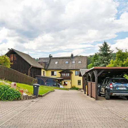 Apartment With Garden View In The Erzgebirge