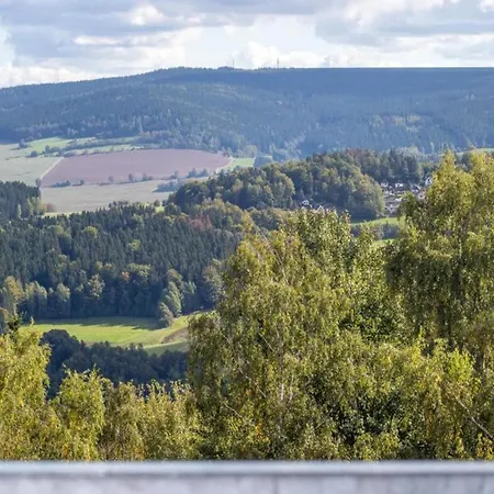 Apartment With Garden View In The Erzgebirge *