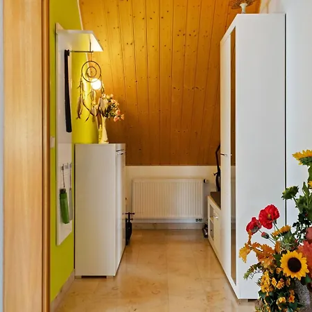 Charmante Dachgeschoss Im Erzgebirge