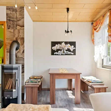 Charmante Dachgeschoss Im Erzgebirge