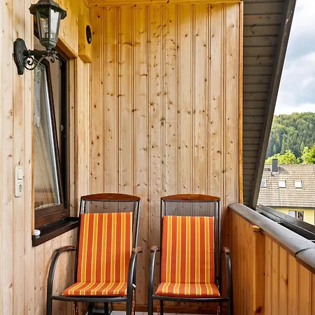 Charmante Dachgeschoss Im Erzgebirge *