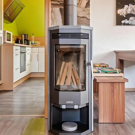 Appartement Charmante Dachgeschoss Im Erzgebirge *